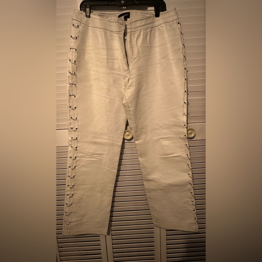 Absolutely Beautiful Solid Winter White Lined Pan… - image 4